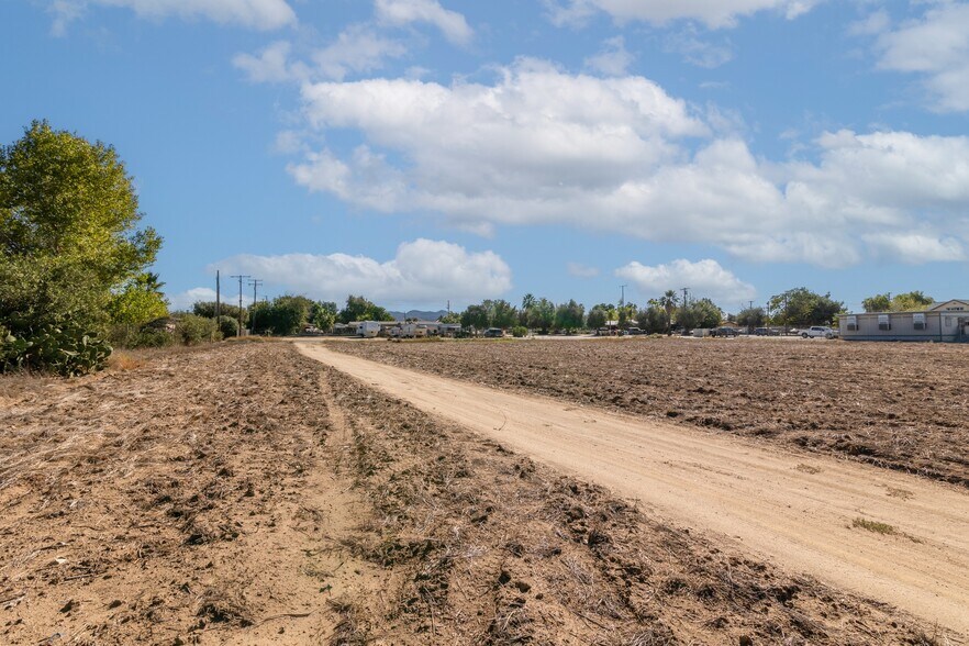 More Photos Of Lakeview Ave @ Ramona Expressway, Nuevo Land For Sale