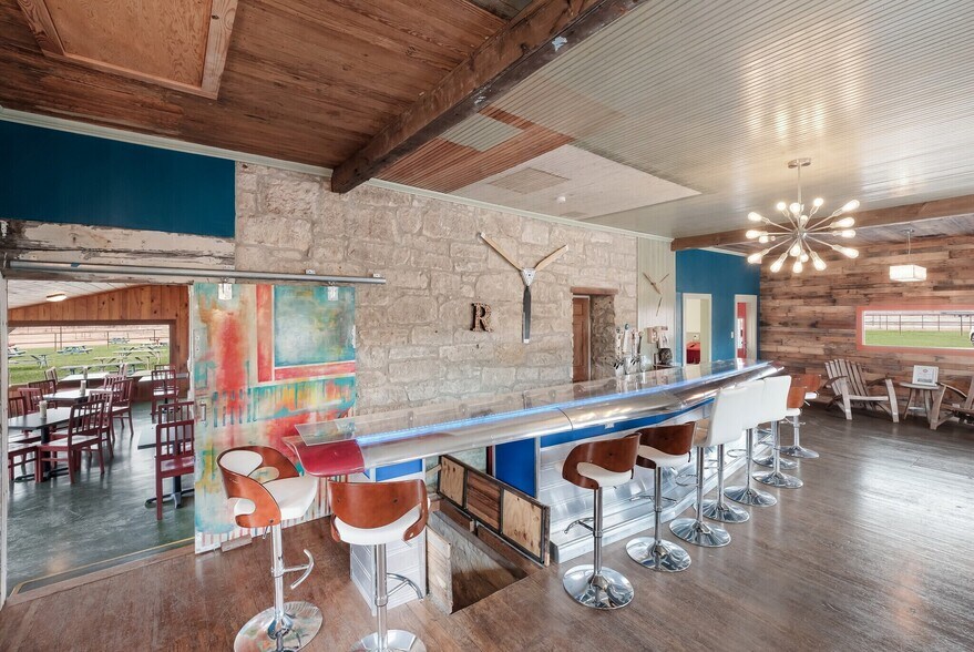 More Photos Of 11 Upper Cibolo Creek Rd, Boerne Restaurant For Sale