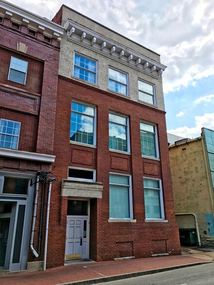 More Photos Of 210 Hale St, Charleston Office For Sale