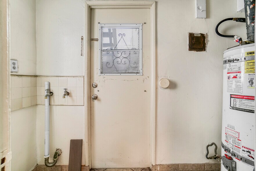 More Photos Of 728 S Genesee Ave, Los Angeles Apartments For Sale