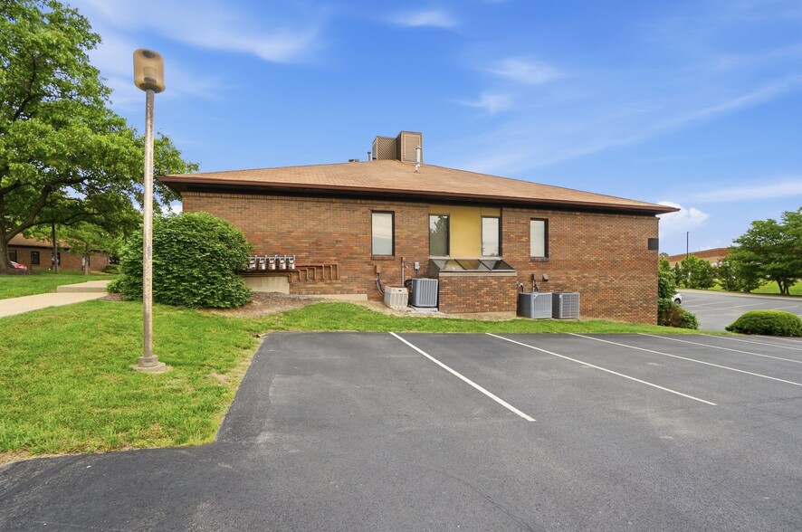 More Photos Of 4753-4759 Cornell Rd, Blue Ash Medical For Sale