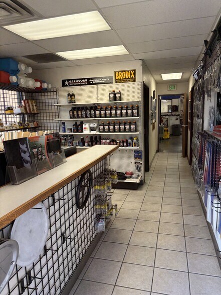 More Photos Of 1001 E 75th Ave, Denver Warehouse For Sale