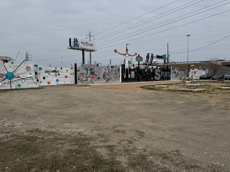 More Photos Of 1001 Roosevelt Ave, San Antonio Land For Sale