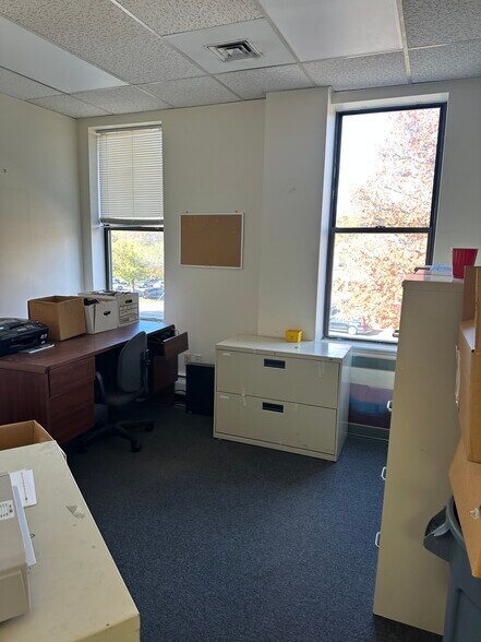 More Photos Of 2811 Old Lee Hwy, Merrifield Service For Lease