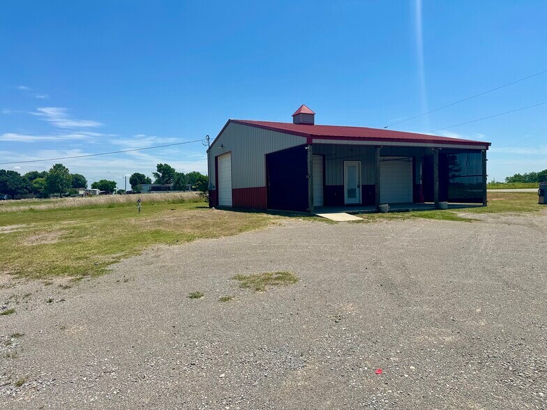 More Photos Of 26229 W 180th St, Purcell General Retail For Sale