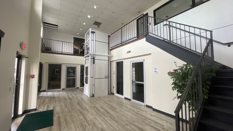 More Photos Of 140 Long Rd, Chesterfield Flex For Lease