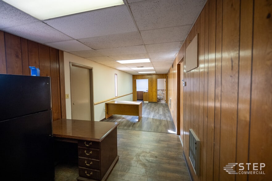 More Photos Of 425 15th St, Greeley Showroom For Sale