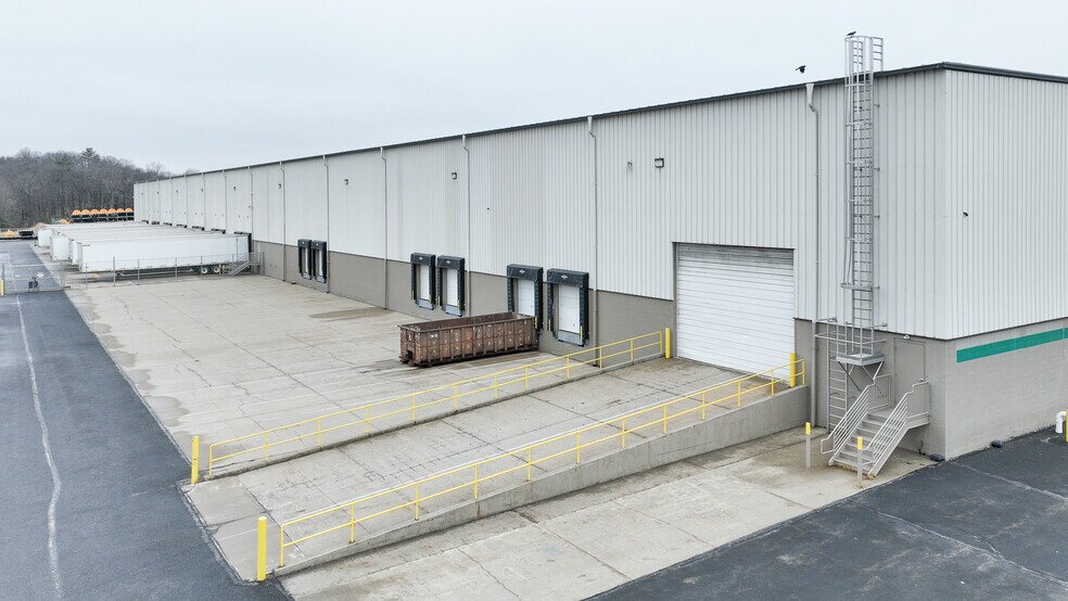 More Photos Of 300 Lasley Ave, Wilkes-Barre Distribution For Lease