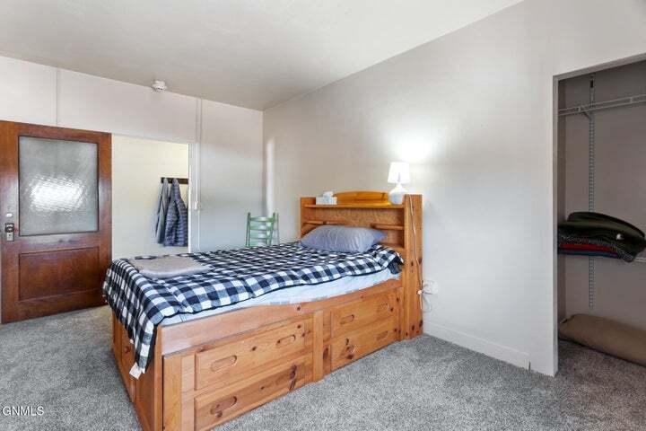 More Photos Of 213 11th St W, Williston Restaurant For Sale