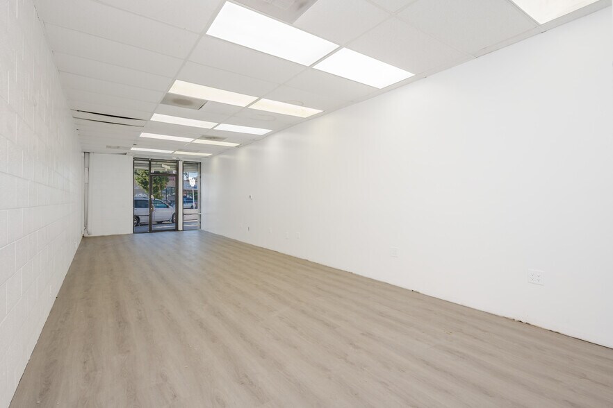 More Photos Of 1620 S Hoover St, Los Angeles Storefront For Lease