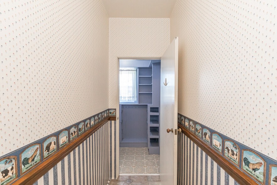 More Photos Of 131 Copenhaver St, Marion Shelter For Sale