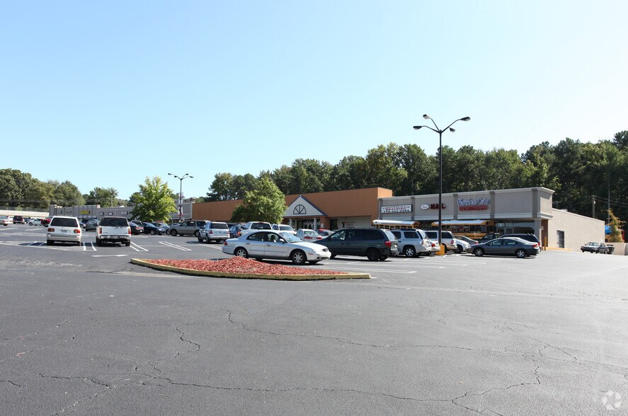 More Photos Of 2906-2930 Evans Mill Rd, Lithonia Storefront For Lease