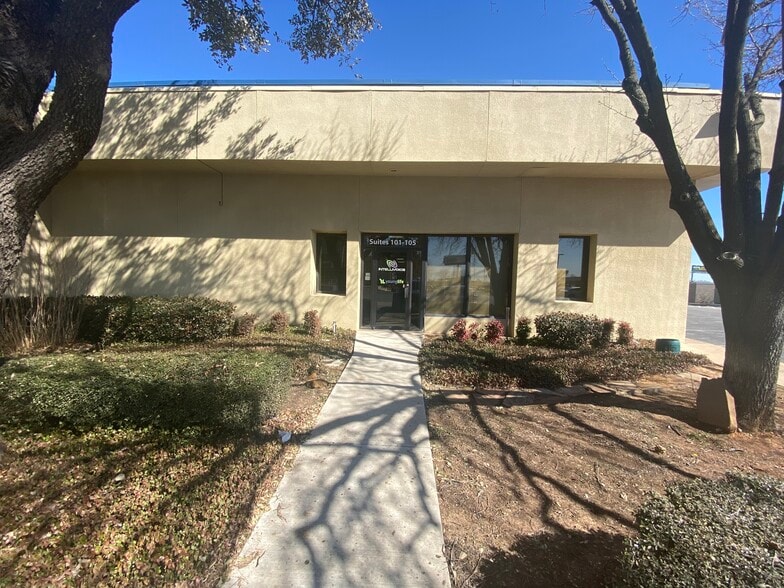 More Photos Of 733 Fort Worth Dr, Denton Office For Sale