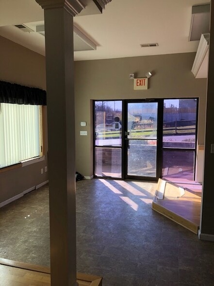 More Photos Of 9208 Venture Ct, Manassas Park Warehouse For Lease