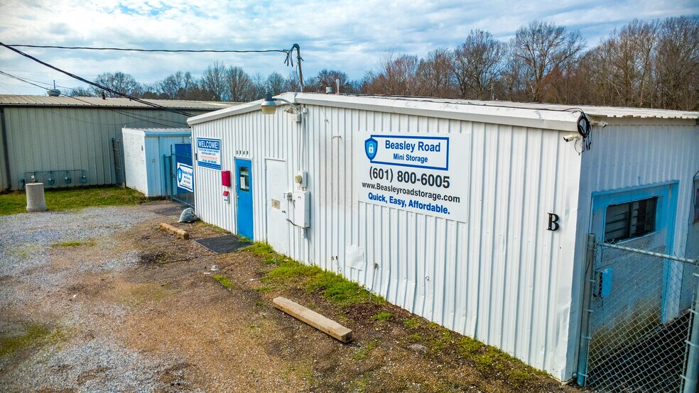 More Photos Of 5849 N Commerce Plz, Jackson Self Storage For Sale