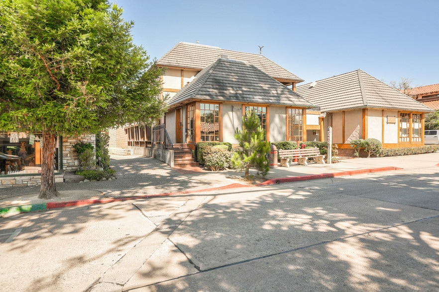 More Photos Of San Carlos St, Carmel Storefront Retail Office For Lease