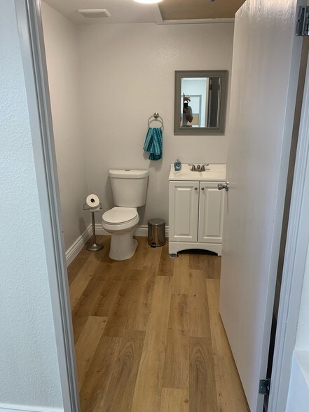 More Photos Of 340 Rancheros Dr, San Marcos Warehouse For Sale