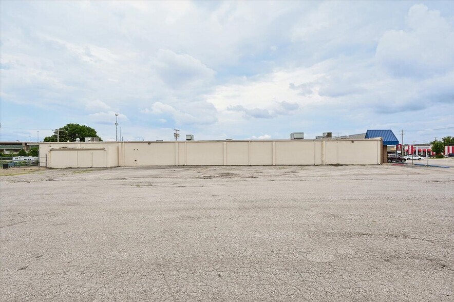 More Photos Of 4915 S Union Ave, Tulsa Office For Sale