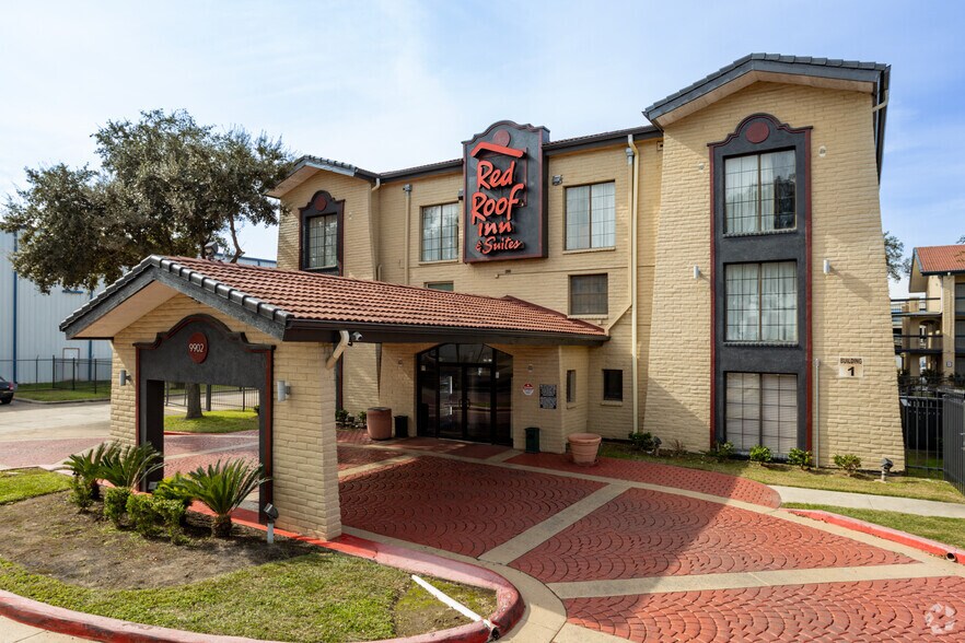 More Photos Of 9902 Gulf Freeway, Houston Hotel For Sale
