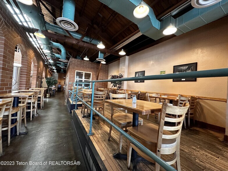 More Photos Of 604 Broadway St, Rock Springs Restaurant For Sale