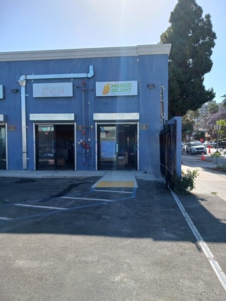 More Photos Of 222 E 10th St, Long Beach Restaurant For Lease