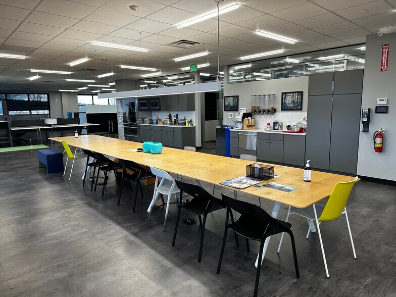 More Photos Of 2300 St George Rd, Williston Office For Lease