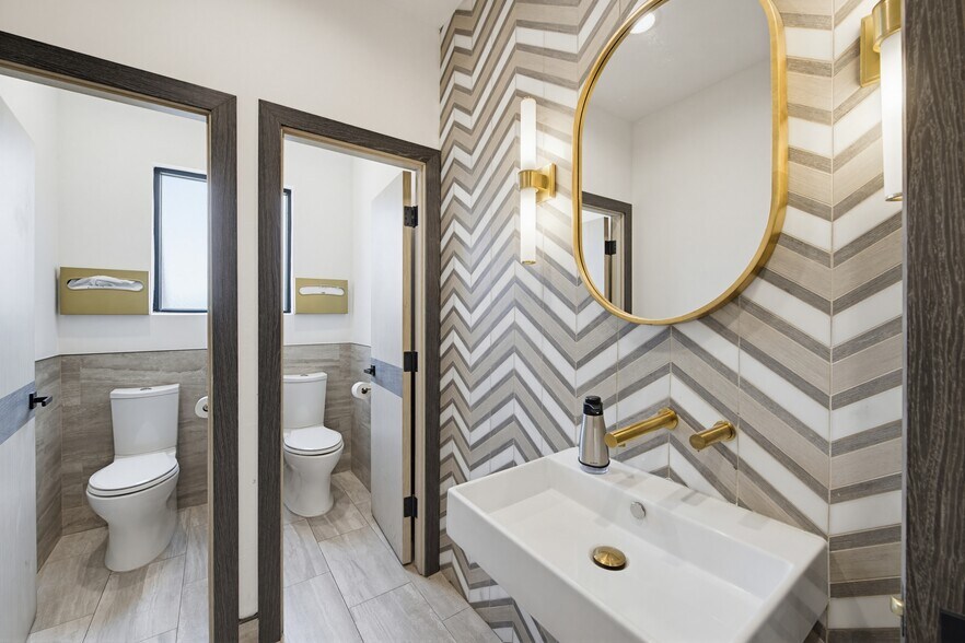 More Photos Of 4041 Wilshire Blvd, Los Angeles Office For Lease