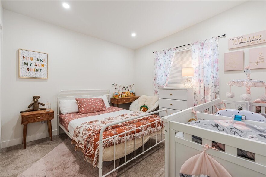 More Photos Of 520 Columbia St, Cathlamet Apartments For Sale