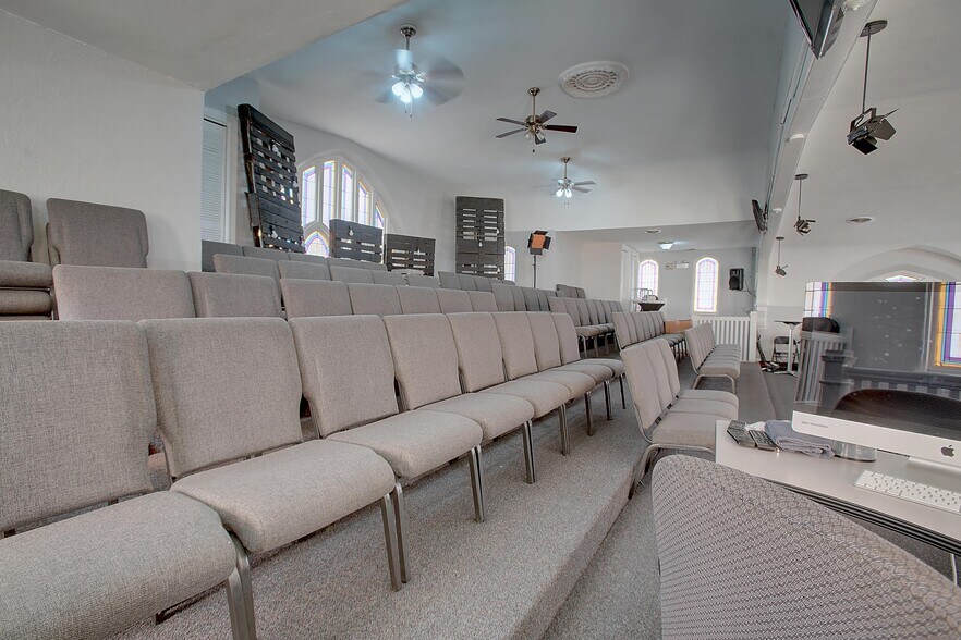 More Photos Of 1321-1323 S Austin Blvd, Cicero Religious Facility For Sale