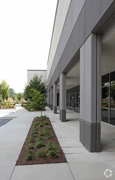 More Photos Of 4125 Welcome All Rd, Atlanta Warehouse For Lease