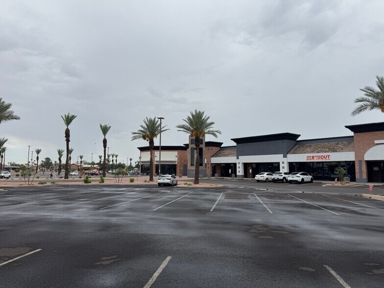 More Photos Of 2055 N Alma School Rd, Chandler Unknown For Lease