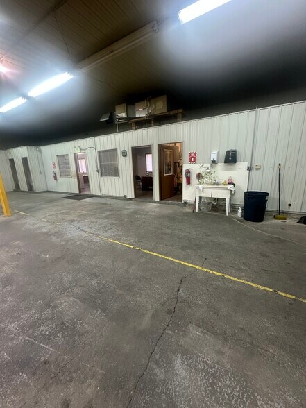 More Photos Of 636 S East St, Mount Carroll Warehouse For Sale