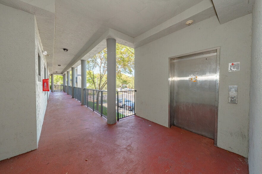 More Photos Of 2801-2851 Riverside Dr, Coral Springs Apartments For Sale