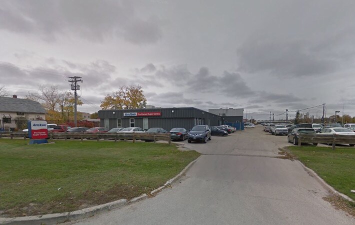 More Photos Of 810 Regent Ave W, Winnipeg Auto Dealership For Sale