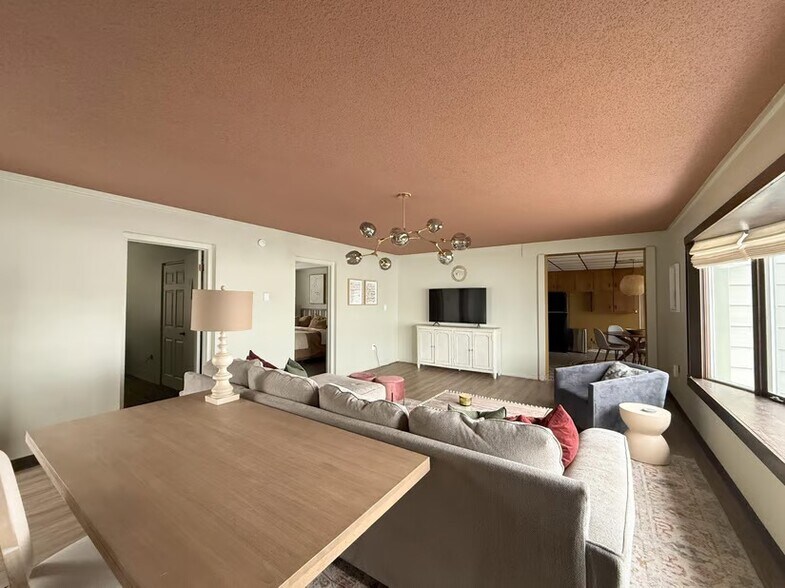 More Photos Of 600 22nd St, Benson Hotel For Sale