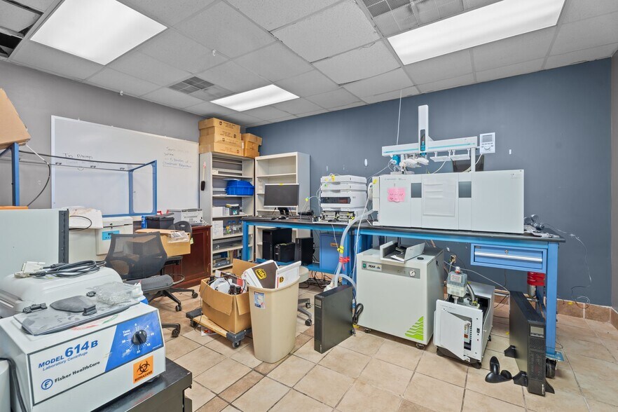 More Photos Of 2902 Central Heights Rd, Goldsboro Medical For Sale