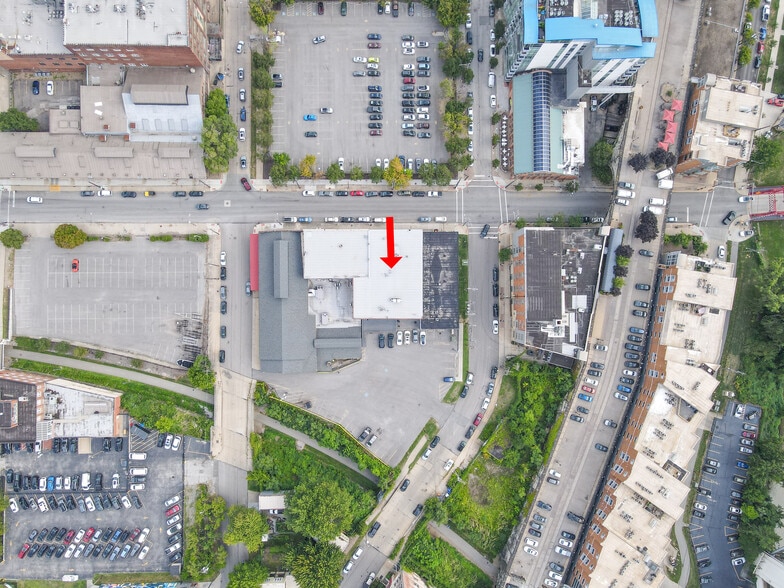 More Photos Of 2111 Center St, Cleveland Freestanding For Lease