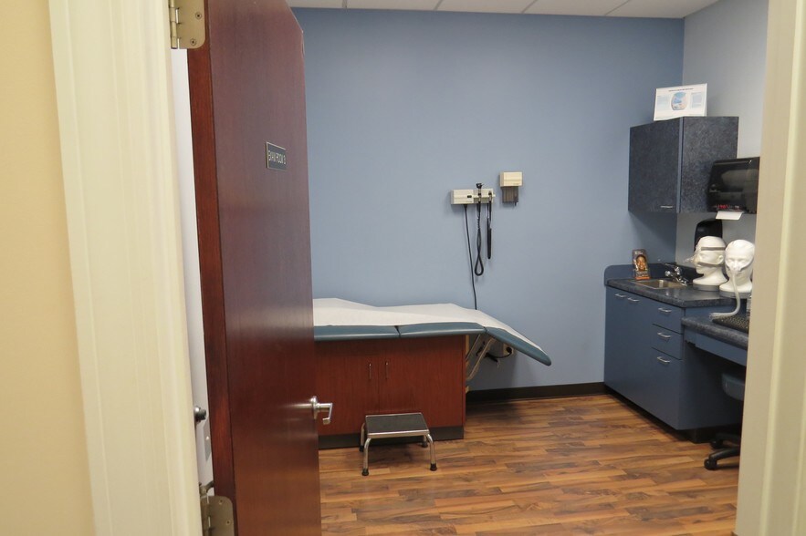 More Photos Of 8840 Calumet Ave, Munster Office For Lease