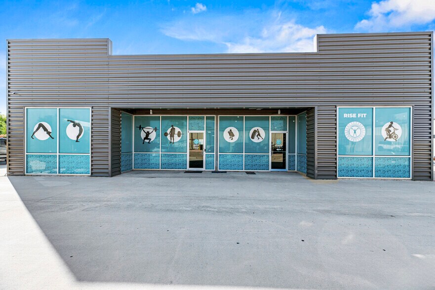 More Photos Of 11703-11711 Spring Cypress Rd, Tomball Unknown For Lease