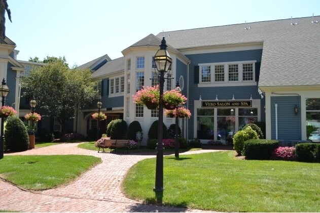 More Photos Of 10 Maple St, Middleton Office For Lease