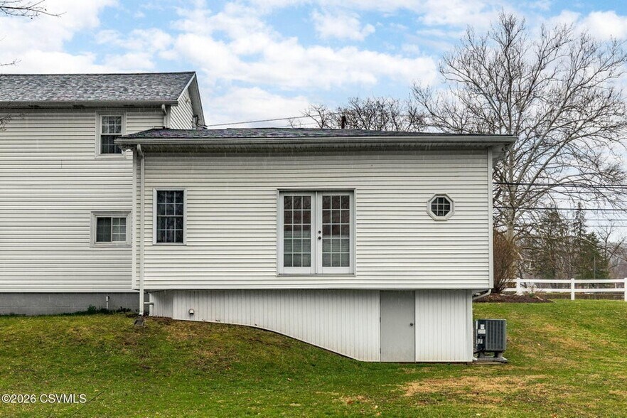 More Photos Of 1002 Bloom Rd, Danville Specialty For Lease