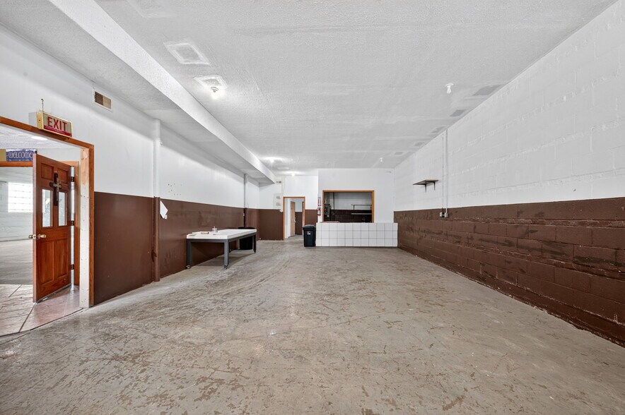 More Photos Of 7828 S Claremont Ave, Chicago Warehouse For Sale