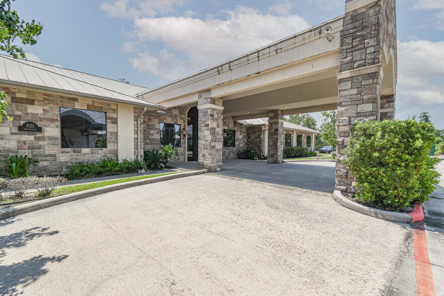 More Photos Of 821 Crossbridge Dr, Spring Office For Sale