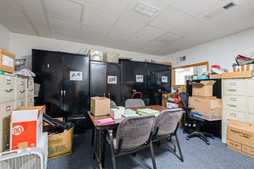 More Photos Of 3900 W 95th St, Evergreen Park Office For Lease