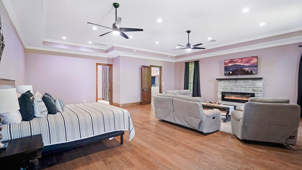 More Photos Of 10511 W Hidden Lake Ln, Richmond Specialty For Sale