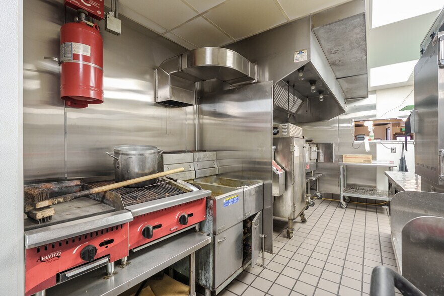 More Photos Of 113 N Farmer St, Otsego Bar For Sale