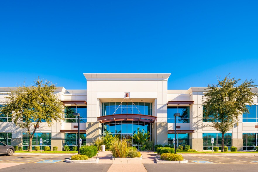 More Photos Of 5701 W Talavi Blvd, Glendale Office For Lease