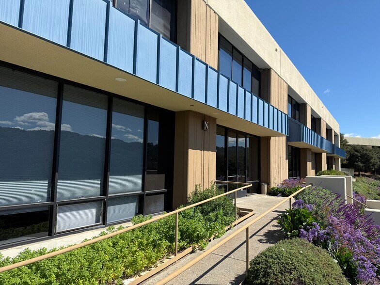 More Photos Of 5 Harris Ct, Monterey Unknown For Lease