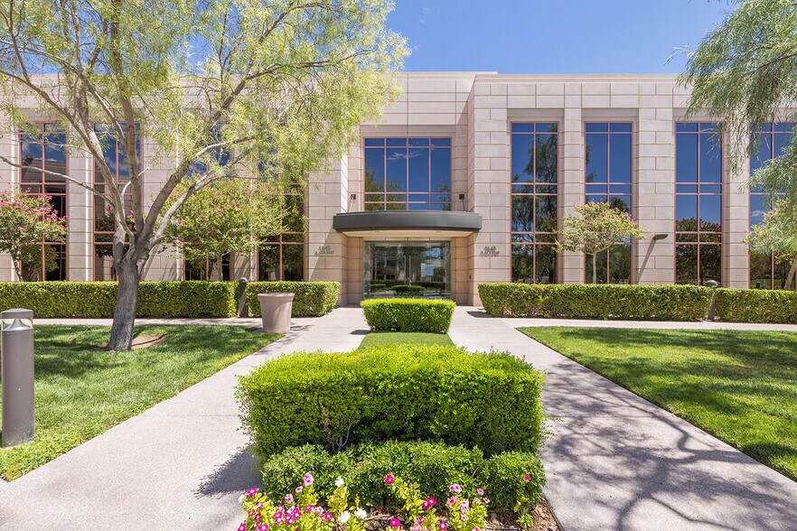 More Photos Of 1635 Village Center Cir, Las Vegas Coworking Space