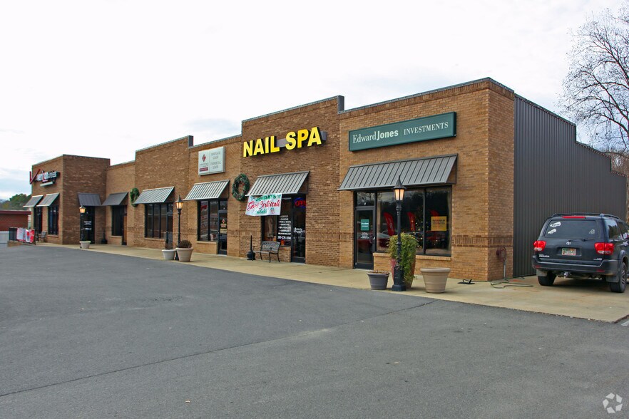 More Photos Of 1104-1106 2nd Ave E, Oneonta Unknown For Lease